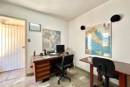 Casa para alugar com 210m², 3 quartos e 2 vagasEscritório