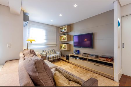 Sala de casa de condomínio à venda com 3 quartos, 190m² em Itaim Bibi, São Paulo
