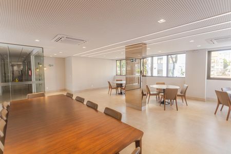 Apartamento à venda com 143m², 4 quartos e 3 vagas Apartamento à venda com 143m², 4 quartos e 3 vagasÁrea comum - Salão de festas