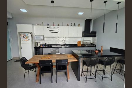 Casa de condomínio à venda com 200m², 3 quartos e 2 vagas Casa de condomínio à venda com 200m², 3 quartos e 2 vagasEspaço Gourmet