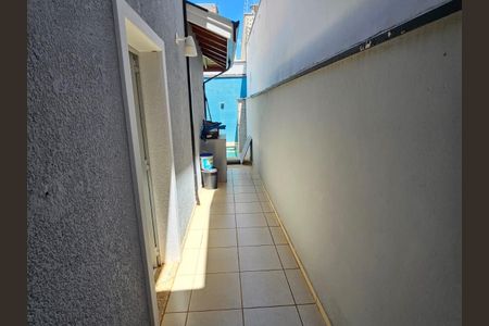 Casa de condomínio à venda com 200m², 3 quartos e 2 vagas Casa de condomínio à venda com 200m², 3 quartos e 2 vagasCorredor