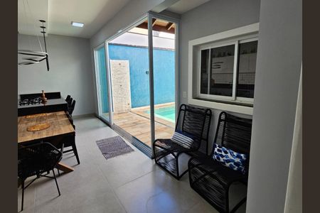 Casa de condomínio à venda com 200m², 3 quartos e 2 vagas Casa de condomínio à venda com 200m², 3 quartos e 2 vagasEspaço Gourmet