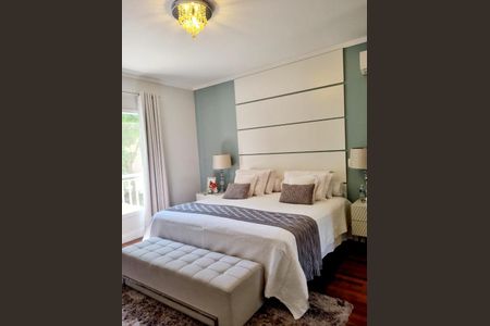 Casa de Condomínio à venda com 3 quartos, 338m² em Chácara Monte Alegre, São Paulo