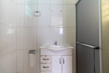 Banheiro da Casa 1 de casa para alugar com 2 quartos, 199m² em Vila Caraguata, São Paulo