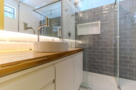 Studio para alugar com 78m², 1 quarto e 1 vaga Studio para alugar com 78m², 1 quarto e 1 vagaBanheiro