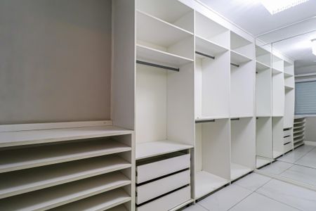 Apartamento à venda com 77m², 2 quartos e 2 vagas Apartamento à venda com 77m², 2 quartos e 2 vagasSuite