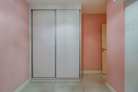 Apartamento à venda com 77m², 2 quartos e 2 vagas Apartamento à venda com 77m², 2 quartos e 2 vagasQuarto