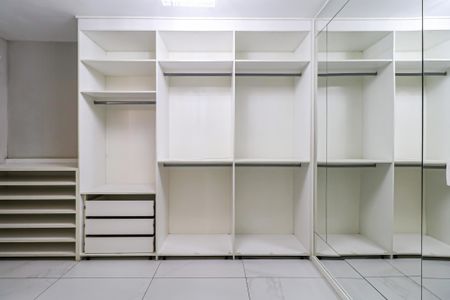 Apartamento à venda com 77m², 2 quartos e 2 vagas Apartamento à venda com 77m², 2 quartos e 2 vagasSuite