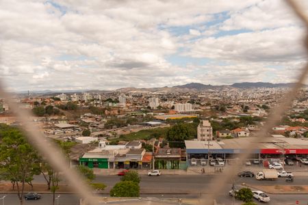 Vista - Quarto 1 de apartamento para alugar com 2 quartos, 78m² em Heliópolis, Belo Horizonte