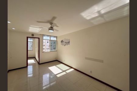 Sala de apartamento para alugar com 2 quartos, 70m² em Copacabana, Rio de Janeiro