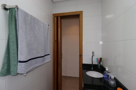 Apartamento à venda com 69m², 2 quartos e 1 vagaBanheiro Social