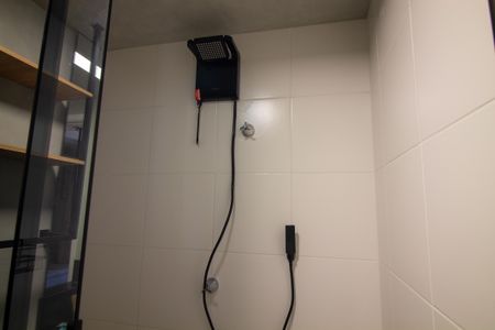Banheiro de kitnet/studio para alugar com 1 quarto, 25m² em Jardim das Acacias, São Paulo