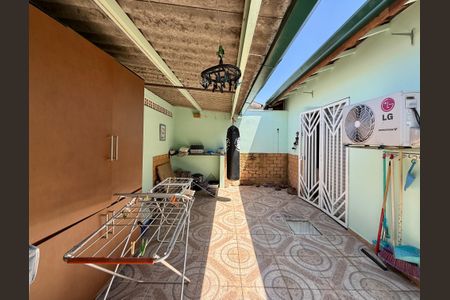 Casa à venda com 148m², 3 quartos e 2 vagas Casa à venda com 148m², 3 quartos e 2 vagasÁrea de Serviço