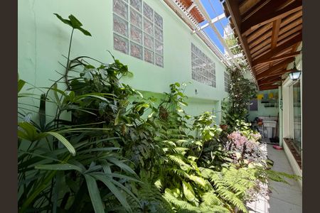 Casa à venda com 148m², 3 quartos e 2 vagas Casa à venda com 148m², 3 quartos e 2 vagasVaranda