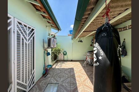 Casa à venda com 148m², 3 quartos e 2 vagas Casa à venda com 148m², 3 quartos e 2 vagasÁrea de Serviço