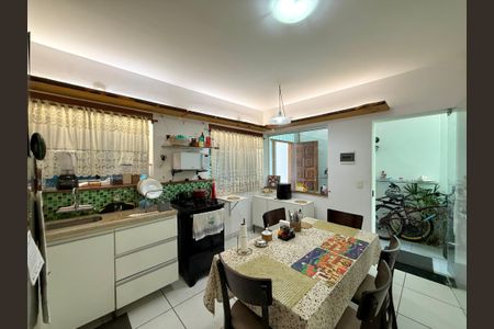 Casa à venda com 148m², 3 quartos e 2 vagas Casa à venda com 148m², 3 quartos e 2 vagasCozinha