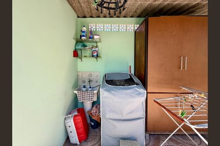 Casa à venda com 148m², 3 quartos e 2 vagas Casa à venda com 148m², 3 quartos e 2 vagasÁrea de Serviço