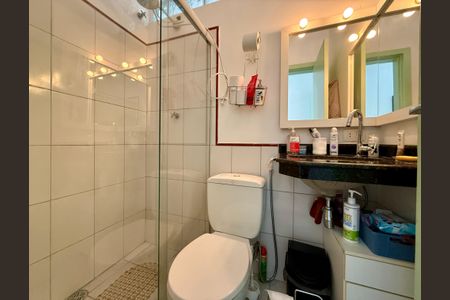 Casa à venda com 148m², 3 quartos e 2 vagas Casa à venda com 148m², 3 quartos e 2 vagasBanheiro Social