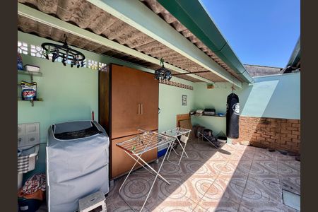 Casa à venda com 148m², 3 quartos e 2 vagas Casa à venda com 148m², 3 quartos e 2 vagasÁrea de Serviço