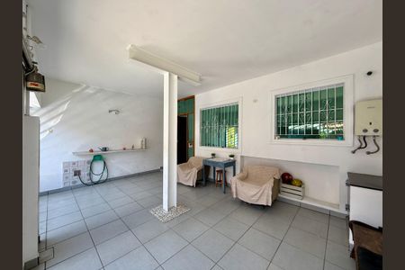Casa à venda com 148m², 3 quartos e 2 vagas Casa à venda com 148m², 3 quartos e 2 vagasGaragem