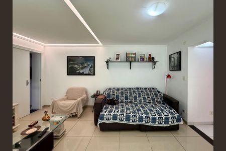 Casa à venda com 148m², 3 quartos e 2 vagas Casa à venda com 148m², 3 quartos e 2 vagasSala