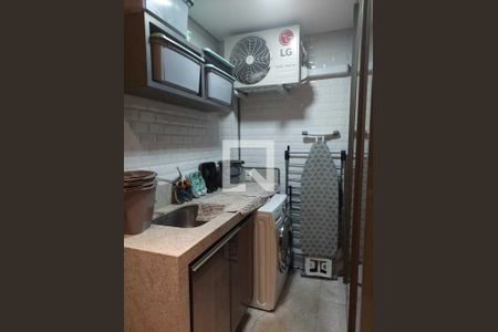 Apartamento à venda com 139m², 3 quartos e 2 vagas Apartamento à venda com 139m², 3 quartos e 2 vagasLavanderia