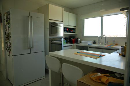 Apartamento à venda com 190m², 3 quartos e 3 vagasCozinha 