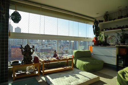 Apartamento à venda com 190m², 3 quartos e 3 vagasSala- Varanda 