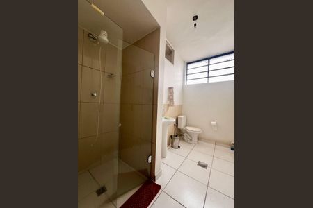 Banheiro de apartamento à venda com 3 quartos, 106m² em Centro, Campinas