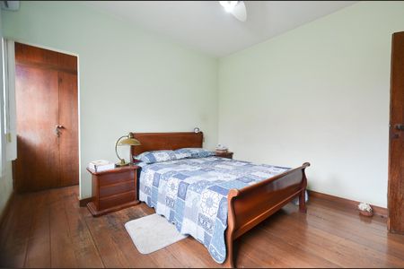 Casa à venda com 390m², 4 quartos e 4 vagas Casa à venda com 390m², 4 quartos e 4 vagasSuite 2