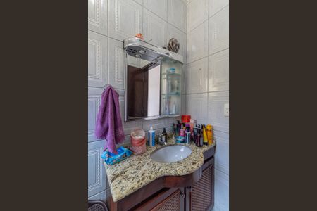 Casa à venda com 118m², 3 quartos e 2 vagasBanheiro Suíte 2