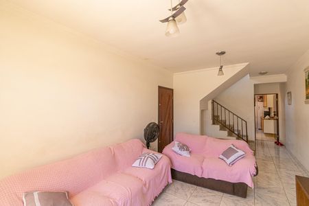 Casa à venda com 118m², 3 quartos e 2 vagasSala