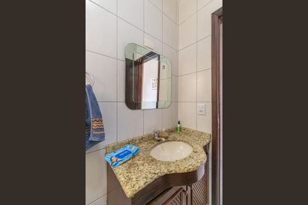 Casa à venda com 118m², 3 quartos e 2 vagasLavabo