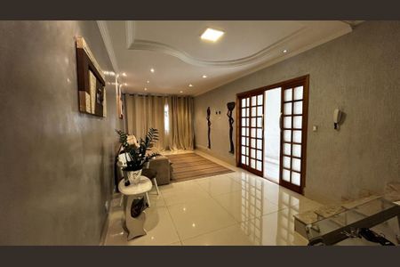 Casa à venda com 150m², 3 quartos e 2 vagas Casa à venda com 150m², 3 quartos e 2 vagasFoto 03