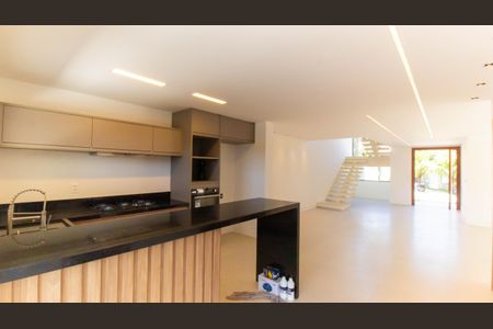 Casa de Condomínio à venda com 5 quartos, 390m² em Pendotiba, Niterói