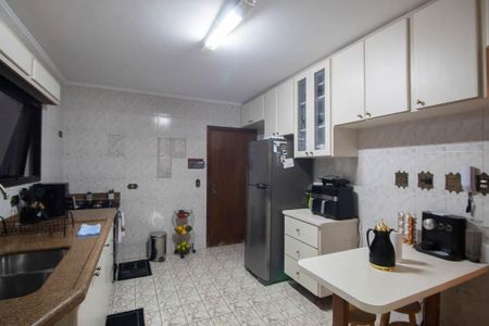 Apartamento à venda com 208m², 4 quartos e 2 vagas Apartamento à venda com 208m², 4 quartos e 2 vagasCozinha