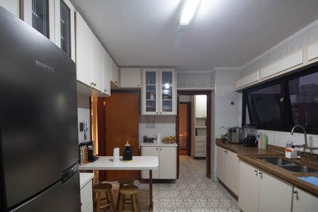 Apartamento à venda com 208m², 4 quartos e 2 vagas Apartamento à venda com 208m², 4 quartos e 2 vagasCozinha