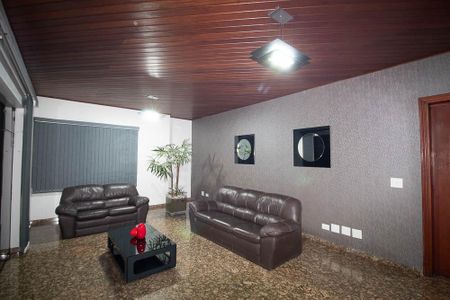 Apartamento à venda com 208m², 4 quartos e 2 vagas Apartamento à venda com 208m², 4 quartos e 2 vagasHall