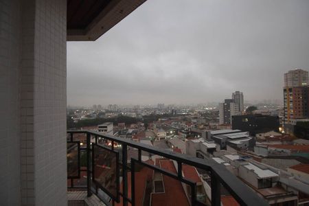 Apartamento à venda com 208m², 4 quartos e 2 vagas Apartamento à venda com 208m², 4 quartos e 2 vagasVaranda