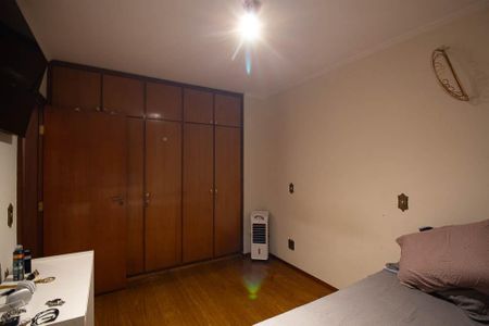 Apartamento à venda com 208m², 4 quartos e 2 vagas Apartamento à venda com 208m², 4 quartos e 2 vagasQuarto 3