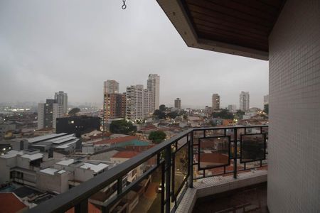 Apartamento à venda com 208m², 4 quartos e 2 vagas Apartamento à venda com 208m², 4 quartos e 2 vagasVaranda