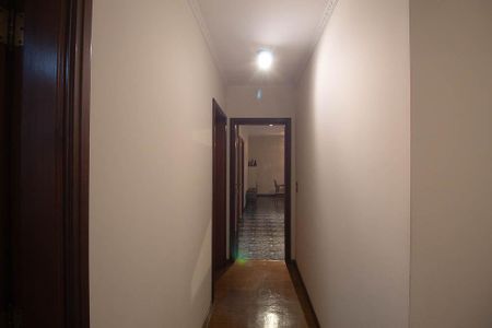 Apartamento à venda com 208m², 4 quartos e 2 vagas Apartamento à venda com 208m², 4 quartos e 2 vagasCorredor