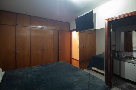 Apartamento à venda com 208m², 4 quartos e 2 vagas Apartamento à venda com 208m², 4 quartos e 2 vagasSuíte