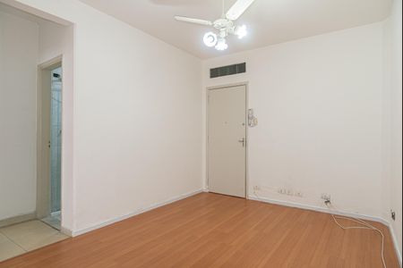 Apartamento à venda com 53m², 1 quarto e sem vaga Apartamento à venda com 53m², 1 quarto e sem vagaSala