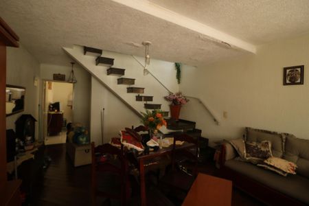 Casa à venda com 148m², 3 quartos e 2 vagasSala