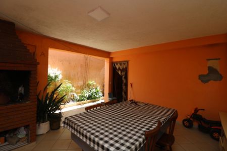 Casa à venda com 148m², 3 quartos e 2 vagasChurrasqueira