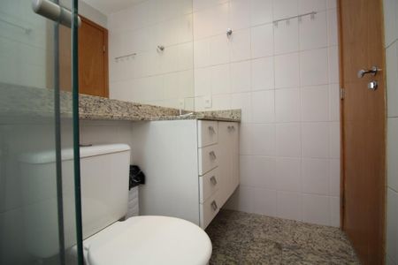 Apartamento à venda com 106m², 3 quartos e 2 vagas Apartamento à venda com 106m², 3 quartos e 2 vagasBanho social