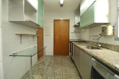 Apartamento à venda com 106m², 3 quartos e 2 vagas Apartamento à venda com 106m², 3 quartos e 2 vagasCozinha