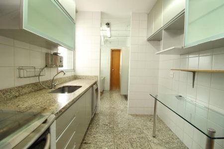 Apartamento à venda com 106m², 3 quartos e 2 vagas Apartamento à venda com 106m², 3 quartos e 2 vagasCozinha