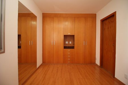 Apartamento à venda com 106m², 3 quartos e 2 vagas Apartamento à venda com 106m², 3 quartos e 2 vagasQuarto Suíte